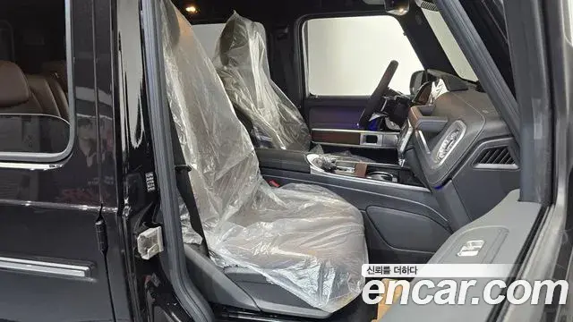 Mercedes-Benz G-Class 2025 — Photo 15/30
