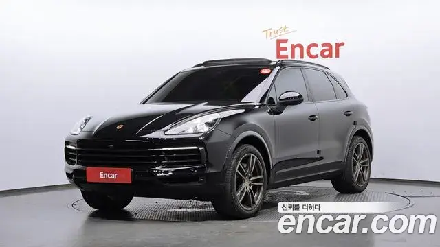 Porsche Cayenne 2019 — ფოტო 16/35