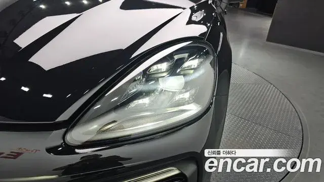 Porsche Cayenne 2019 — ფოტო 20/35