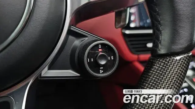 Porsche Cayenne 2019 — ფოტო 23/35