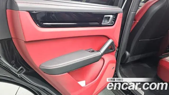 Porsche Cayenne 2019 — ფოტო 35/35