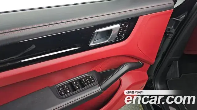 Porsche Cayenne 2019 — ფოტო 19/35