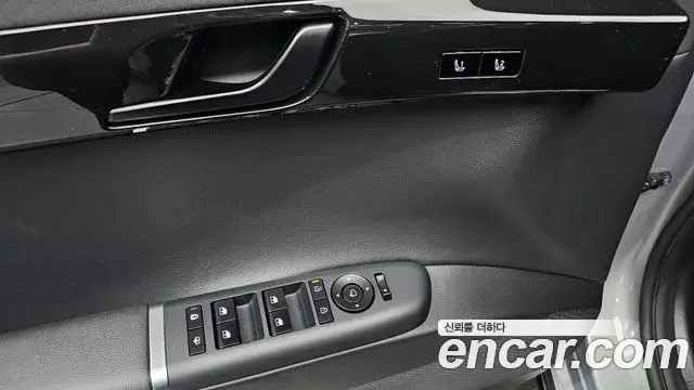 Hyundai Grandeur 2023 — Фото 19/20