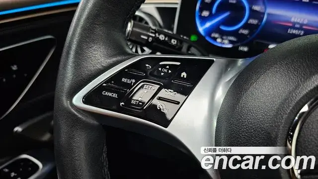 Mercedes-Benz EQE SUV 2023 — Photo 19/20