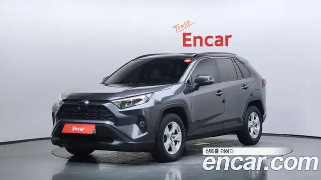 Toyota RAV4 2019 — Photo 10/20