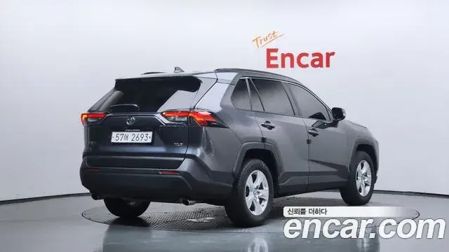 Toyota RAV4 2019 — Photo 1/20