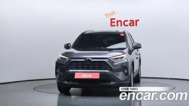 Toyota RAV4 2019 — Photo 2/20