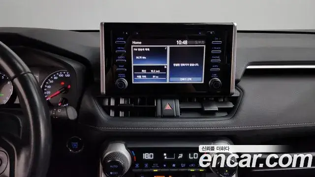 Toyota RAV4 2019 — Photo 12/20