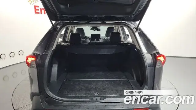 Toyota RAV4 2019 — Photo 18/20