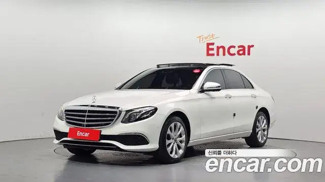 Mercedes-Benz E-Class 2019 — Фото 1/20