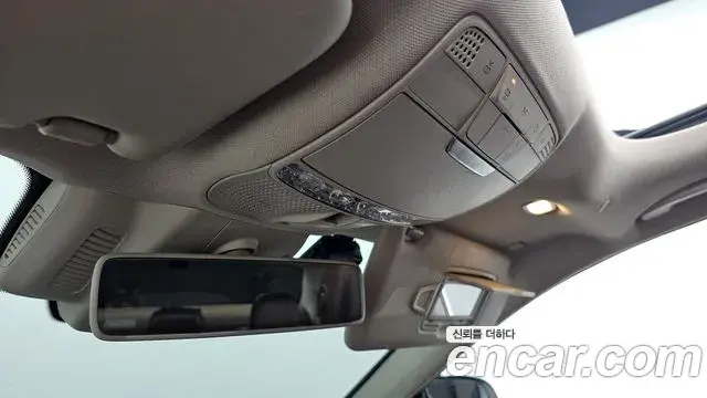 Mercedes-Benz E-Class 2019 — Photo 18/35