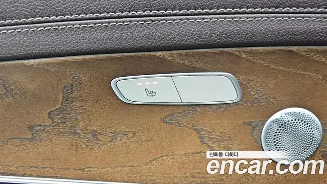 Mercedes-Benz E-Class 2019 — Photo 30/35