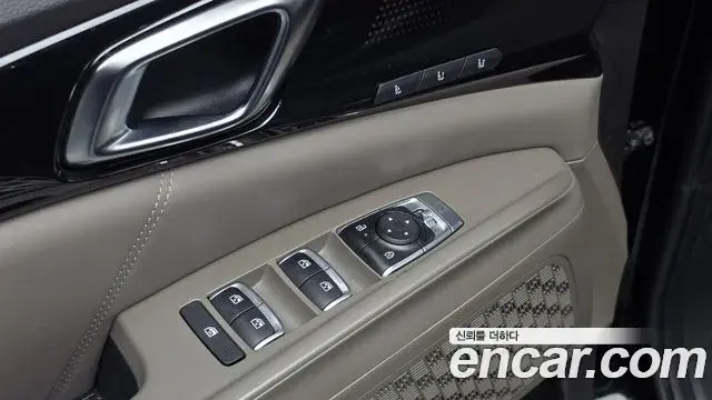Kia Carnival 2024 — ფოტო 19/20