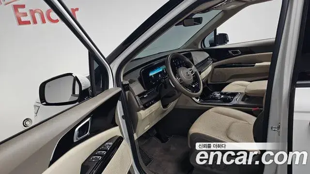 Kia Carnival 2021 — Photo 10/20