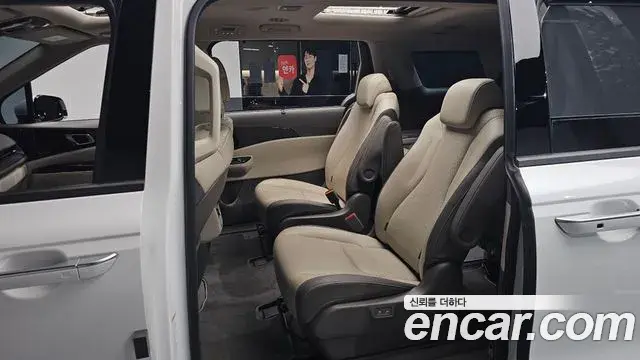Kia Carnival 2021 — Photo 12/20