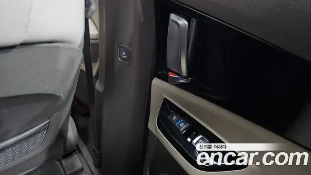 Kia Carnival 2021 — Photo 19/20