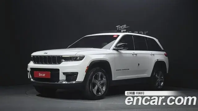 Jeep Grand Cherokee 2023 — Фото 1/20