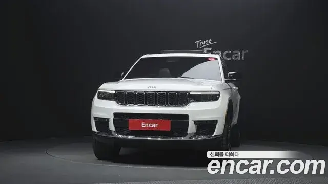 Jeep Grand Cherokee 2023 — Фото 3/20