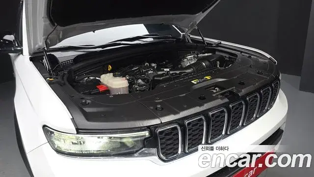 Jeep Grand Cherokee 2023 — Фото 6/20