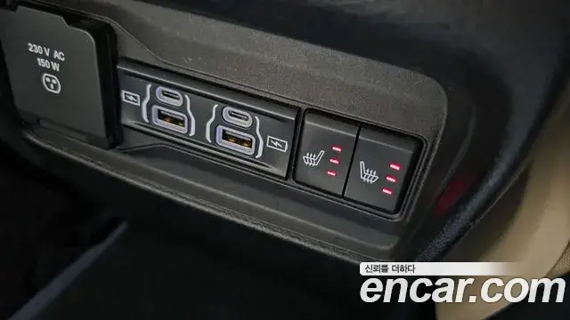 Jeep Grand Cherokee 2023 — Фото 18/20