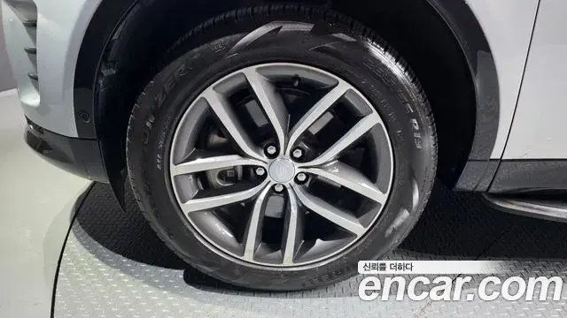 Land Rover Discovery Sport 2025 — Photo 36/38