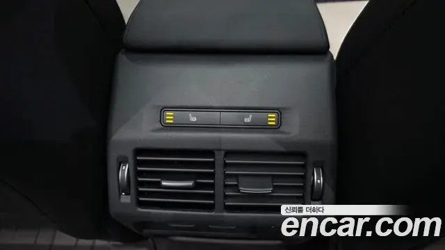 Land Rover Discovery Sport 2025 — Photo 13/38