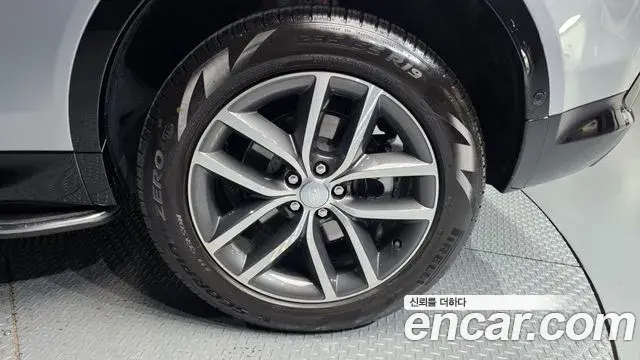Land Rover Discovery Sport 2025 — Photo 3/38