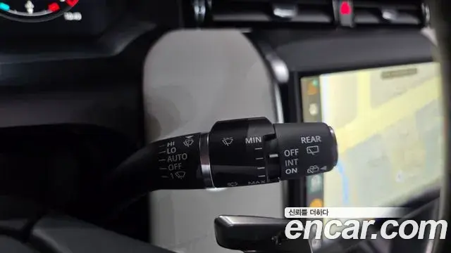 Land Rover Discovery Sport 2025 — Photo 17/38