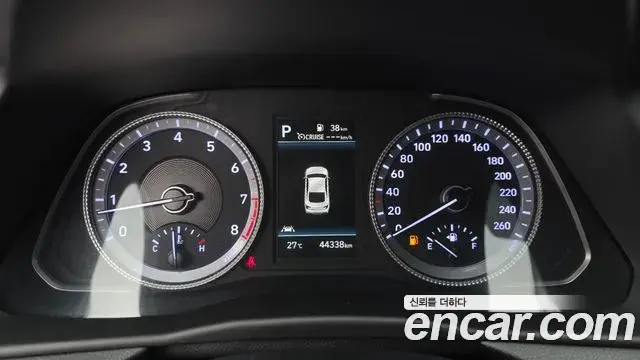 Hyundai Sonata 2021 — Фото 8/20