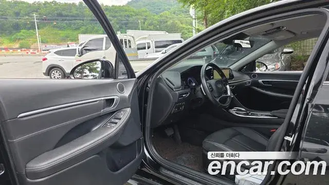 Hyundai Sonata 2021 — Фото 10/20