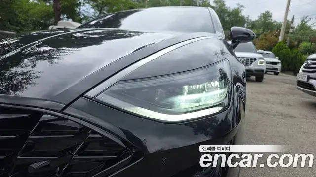 Hyundai Sonata Hybrid 2021 — Photo 17/30