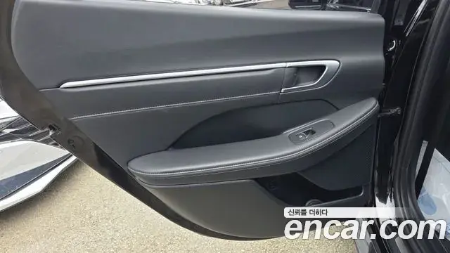 Hyundai Sonata Hybrid 2021 — Photo 6/30
