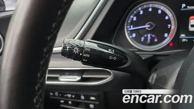 Hyundai Sonata Hybrid 2021 — Photo 11/30