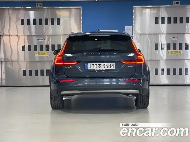 Volvo V60 Cross Country 2024 — ფოტო 4/20