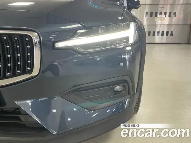 Volvo V60 Cross Country 2024 — ფოტო 12/20