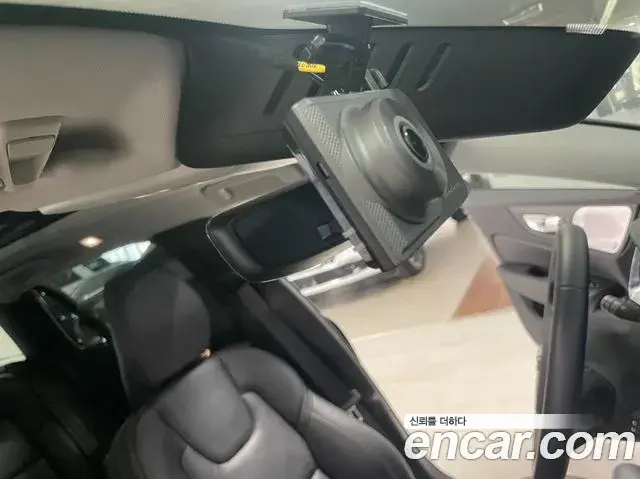 Volvo V60 Cross Country 2024 — ფოტო 16/20