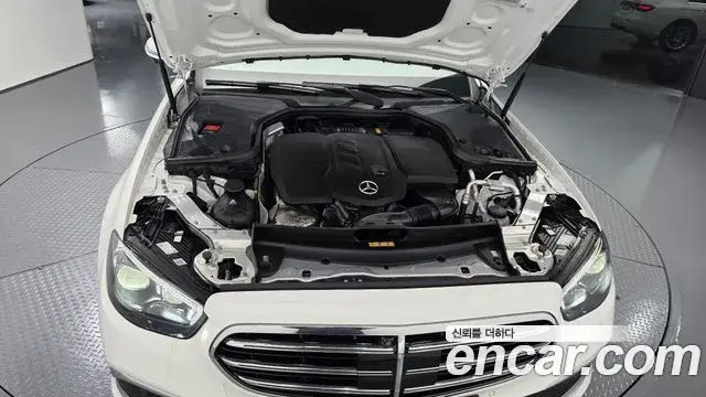 Mercedes-Benz E-Class 2023 — ფოტო 2/33