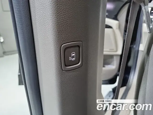 Kia Carnival 2021 — Фото 12/20