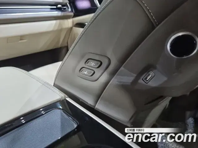Kia Carnival 2021 — Фото 17/20