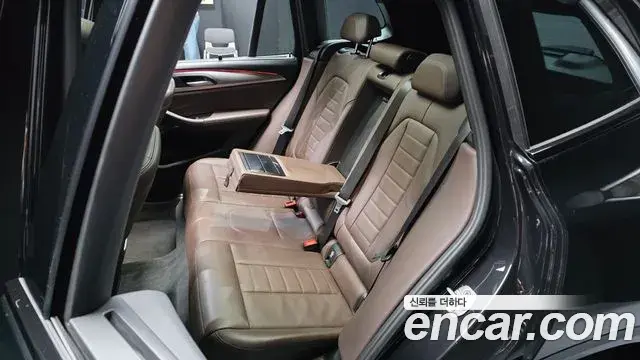 BMW X3 2021 — Şəkil 32/34