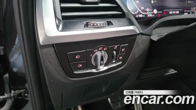 BMW X3 2021 — Şəkil 23/34