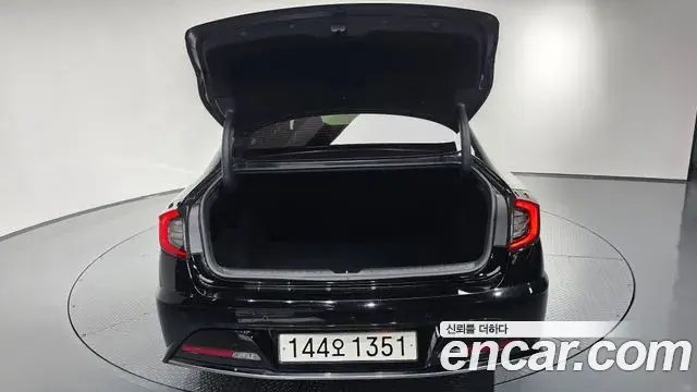 Hyundai Sonata Hybrid 2022 — ფოტო 22/30