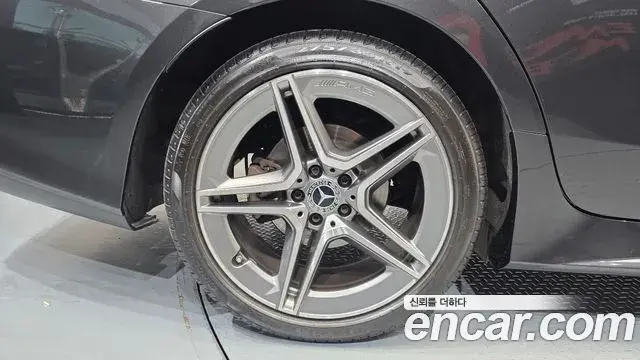 Mercedes-Benz CLS-Class 2022 — Photo 26/33