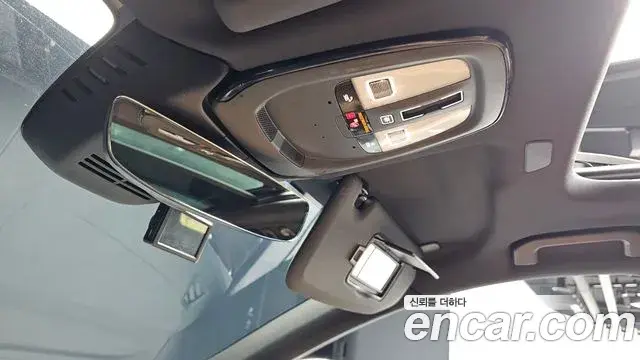 Volvo XC60 2021 — ფოტო 8/32