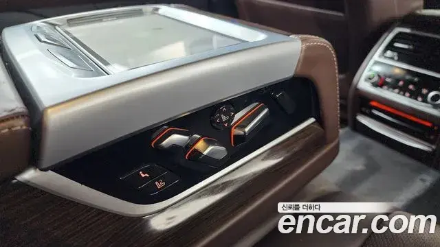 BMW 7 Series 2019 — Photo 14/42
