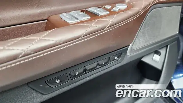 BMW 7 Series 2019 — Photo 13/42