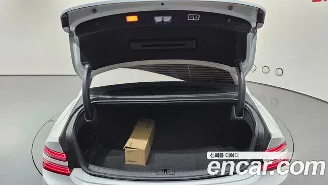 Genesis G80 2024 — Şəkil 9/39