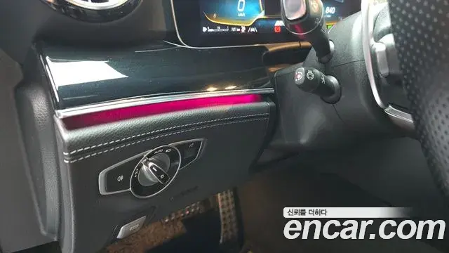 Mercedes-Benz AMG GT 2021 — Photo 13/33