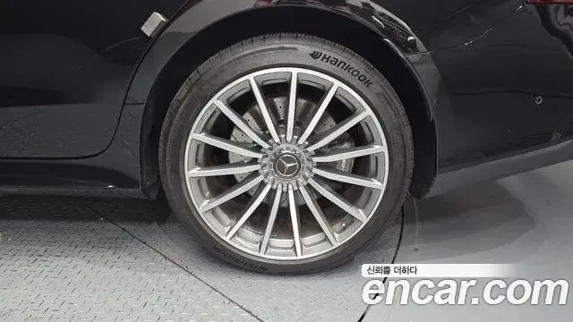 Mercedes-Benz AMG GT 2021 — Photo 17/33