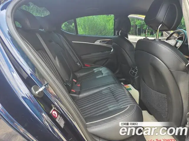Genesis G70 2020 — ფოტო 7/20